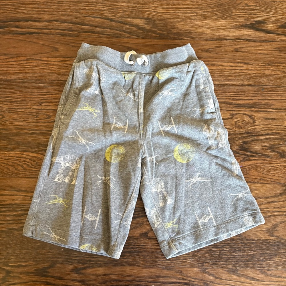 Gap kids boys Star Wars shorts with elastic waist
